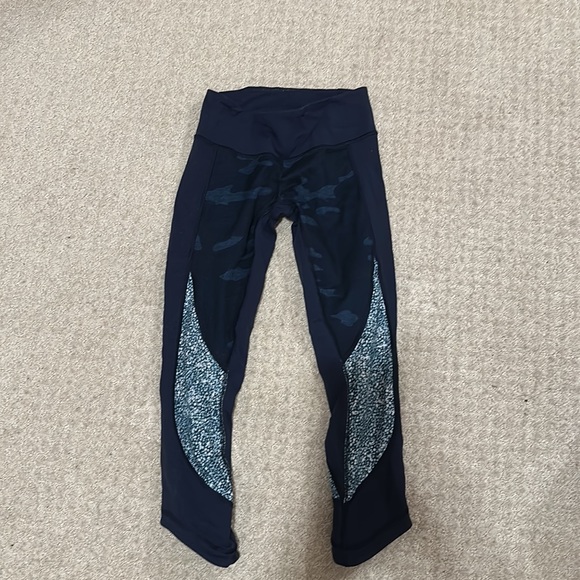 Lululemon cropped leggings blue patterned - Picture 2 of 3